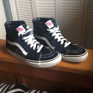 Black/white high top vans ❤️